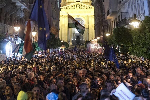 CEU tüntetés Budapesten