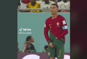 Cristiano Ronaldo nadrágjában turkál