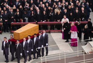 XVI. Benedek temetése