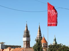 Szeged, Bor Tér, zászló, Belvárosi híd, dóm, turizmus, fesztivál